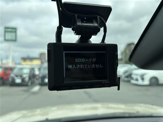 ライズ Ｚ　純正ディスプレイオーディオ　フルセグＴＶ　ＢＴ　ＡｐｐｌｅＣａｒＰｌａｙ　バックカメラ　スマアシ　追従クルコン　レーンキープアシスト　横滑り防止装置　コーナーセンサー　シートヒーター　ＢＳＭ　ＥＴＣ（13枚目）