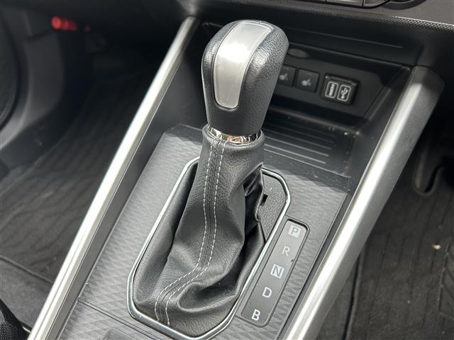 ライズ Ｚ　純正ディスプレイオーディオ　フルセグＴＶ　ＢＴ　ＡｐｐｌｅＣａｒＰｌａｙ　バックカメラ　スマアシ　追従クルコン　レーンキープアシスト　横滑り防止装置　コーナーセンサー　シートヒーター　ＢＳＭ　ＥＴＣ（20枚目）