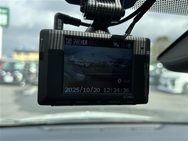 アクア Z 10.5インチ純正ディスプレイナビ フルセグTV BT AppleCarPlay 全方位カメラ バックカメラ トヨタセーフティセンス コーナーセンサー 追従クルコン BSM ビルトインETC ドラレコ(11枚目)