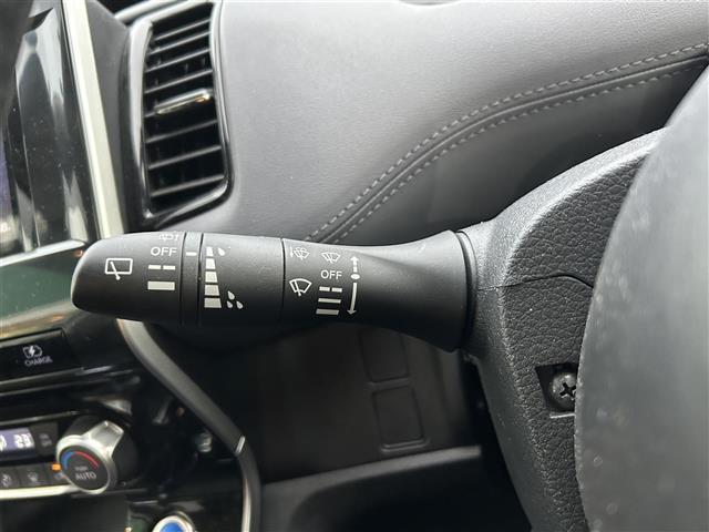 セレナ ｅ－パワー　ハイウェイスターＶ　ワンオーナー　社外ディスプレイオーディオ　アラウンドビューモニター　プロパイロット　インテリジェントルームミラー　前席シートヒーター　ステアリングヒーター　電動パーキング　オートブレーキホールド（6枚目）