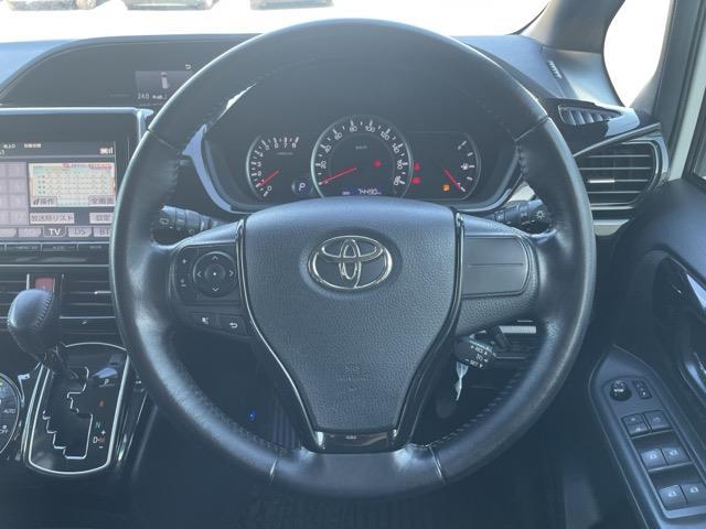 ヴォクシー V ワンオーナー 純正9インチナビ フルセグTV Bluetooth接続 DVD再生 フリップダウンモニター クルコン 両側パワスラ プッシュスタート スマートキー スペアキー Bカメラ ビルトインETC(4枚目)