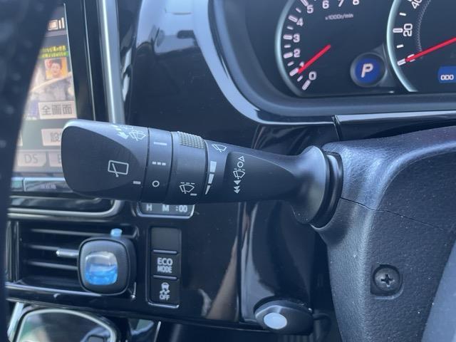 ヴォクシー V ワンオーナー 純正9インチナビ フルセグTV Bluetooth接続 DVD再生 フリップダウンモニター クルコン 両側パワスラ プッシュスタート スマートキー スペアキー Bカメラ ビルトインETC(6枚目)