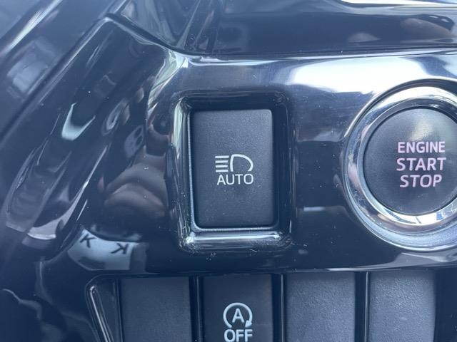 ヴォクシー V ワンオーナー 純正9インチナビ フルセグTV Bluetooth接続 DVD再生 フリップダウンモニター クルコン 両側パワスラ プッシュスタート スマートキー スペアキー Bカメラ ビルトインETC(9枚目)