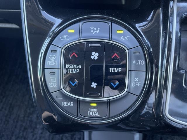 ヴォクシー V ワンオーナー 純正9インチナビ フルセグTV Bluetooth接続 DVD再生 フリップダウンモニター クルコン 両側パワスラ プッシュスタート スマートキー スペアキー Bカメラ ビルトインETC(17枚目)