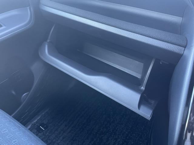 ヴォクシー V ワンオーナー 純正9インチナビ フルセグTV Bluetooth接続 DVD再生 フリップダウンモニター クルコン 両側パワスラ プッシュスタート スマートキー スペアキー Bカメラ ビルトインETC(20枚目)