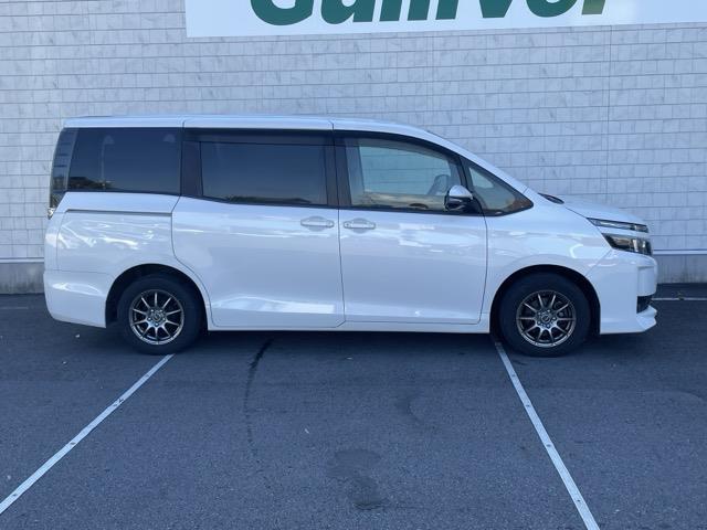 ヴォクシー V ワンオーナー 純正9インチナビ フルセグTV Bluetooth接続 DVD再生 フリップダウンモニター クルコン 両側パワスラ プッシュスタート スマートキー スペアキー Bカメラ ビルトインETC(36枚目)