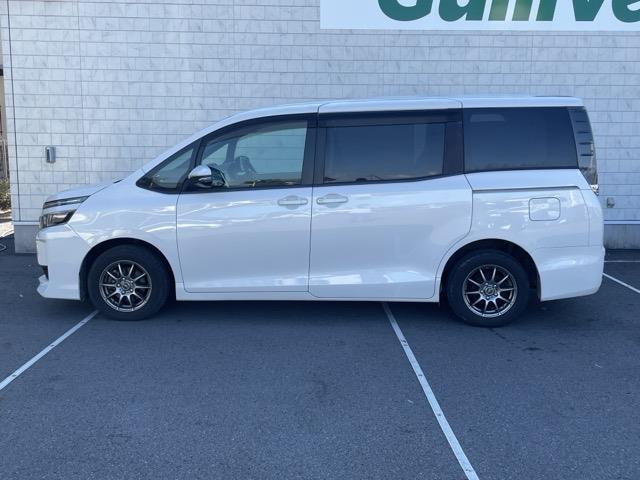 ヴォクシー V ワンオーナー 純正9インチナビ フルセグTV Bluetooth接続 DVD再生 フリップダウンモニター クルコン 両側パワスラ プッシュスタート スマートキー スペアキー Bカメラ ビルトインETC(40枚目)