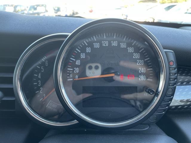 MINI クーパーS 純正ナビ Bluetooth接続 USB入力端子 AUX入力端子 プッシュスタート スマートキー スペアキー MTモード付AT 純正アルミホイール LEDオートライト(3枚目)