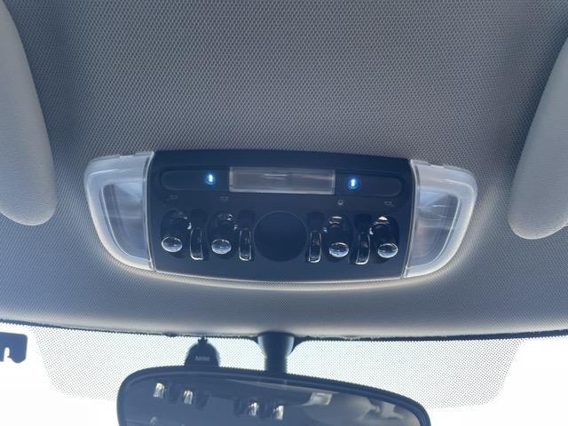 MINI クーパーS 純正ナビ Bluetooth接続 USB入力端子 AUX入力端子 プッシュスタート スマートキー スペアキー MTモード付AT 純正アルミホイール LEDオートライト(9枚目)