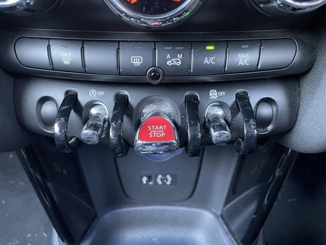 MINI クーパーS 純正ナビ Bluetooth接続 USB入力端子 AUX入力端子 プッシュスタート スマートキー スペアキー MTモード付AT 純正アルミホイール LEDオートライト(13枚目)