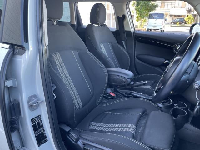 MINI クーパーS 純正ナビ Bluetooth接続 USB入力端子 AUX入力端子 プッシュスタート スマートキー スペアキー MTモード付AT 純正アルミホイール LEDオートライト(22枚目)