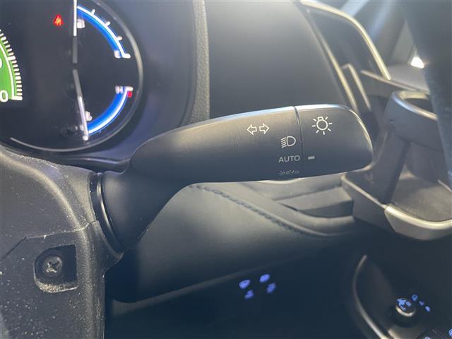 ヴォクシー ハイブリッドS-Z 純正ナビ 後席モニター フルセグTV Bluetooth接続 トヨタセーフティーセンス 4WD BSM HUD 全方位カメラ 追従クルコン 両側パワスラ 電動P・オートブレーキホールド LEDライト(8枚目)