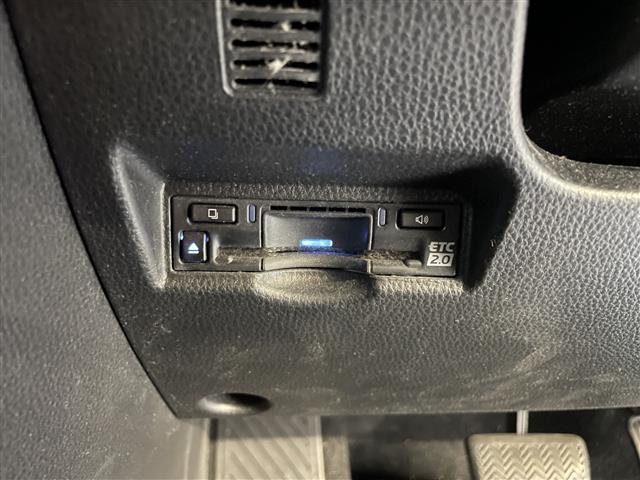 ヴォクシー ハイブリッドS-Z 純正ナビ 後席モニター フルセグTV Bluetooth接続 トヨタセーフティーセンス 4WD BSM HUD 全方位カメラ 追従クルコン 両側パワスラ 電動P・オートブレーキホールド LEDライト(10枚目)