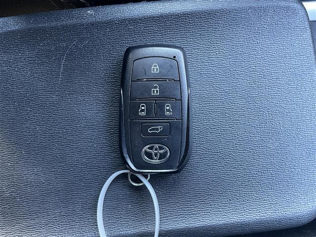 ヴォクシー ハイブリッドS-Z 純正ナビ 後席モニター フルセグTV Bluetooth接続 トヨタセーフティーセンス 4WD BSM HUD 全方位カメラ 追従クルコン 両側パワスラ 電動P・オートブレーキホールド LEDライト(14枚目)
