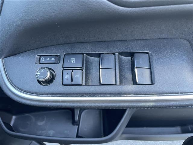 ヴォクシー ハイブリッドS-Z 純正ナビ 後席モニター フルセグTV Bluetooth接続 トヨタセーフティーセンス 4WD BSM HUD 全方位カメラ 追従クルコン 両側パワスラ 電動P・オートブレーキホールド LEDライト(22枚目)