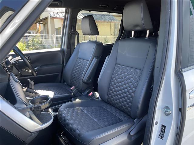 ヴォクシー ハイブリッドS-Z 純正ナビ 後席モニター フルセグTV Bluetooth接続 トヨタセーフティーセンス 4WD BSM HUD 全方位カメラ 追従クルコン 両側パワスラ 電動P・オートブレーキホールド LEDライト(24枚目)