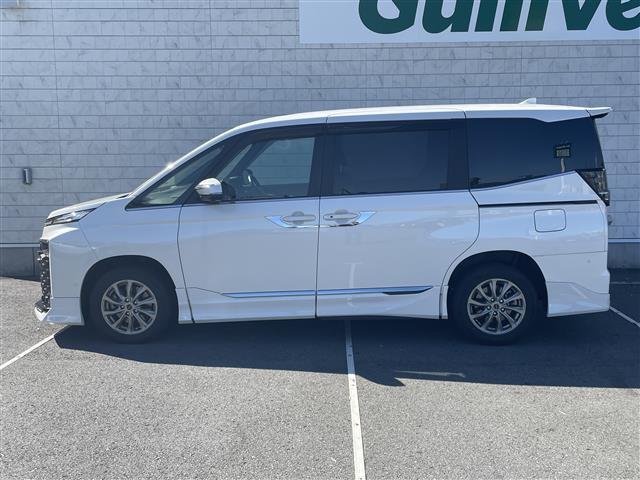 ヴォクシー ハイブリッドS-Z 純正ナビ 後席モニター フルセグTV Bluetooth接続 トヨタセーフティーセンス 4WD BSM HUD 全方位カメラ 追従クルコン 両側パワスラ 電動P・オートブレーキホールド LEDライト(40枚目)