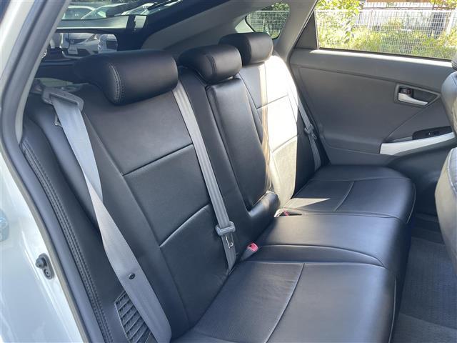 プリウス S ワンオーナー 純正ナビ フルセグTV Bluetooth接続 DVD再生 プッシュスタート スマートキー スペアキー Bカメラ ETC ドラレコ 社外HIDオートライト ステアリングスイッチ(24枚目)