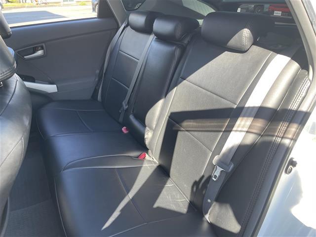 プリウス S ワンオーナー 純正ナビ フルセグTV Bluetooth接続 DVD再生 プッシュスタート スマートキー スペアキー Bカメラ ETC ドラレコ 社外HIDオートライト ステアリングスイッチ(25枚目)