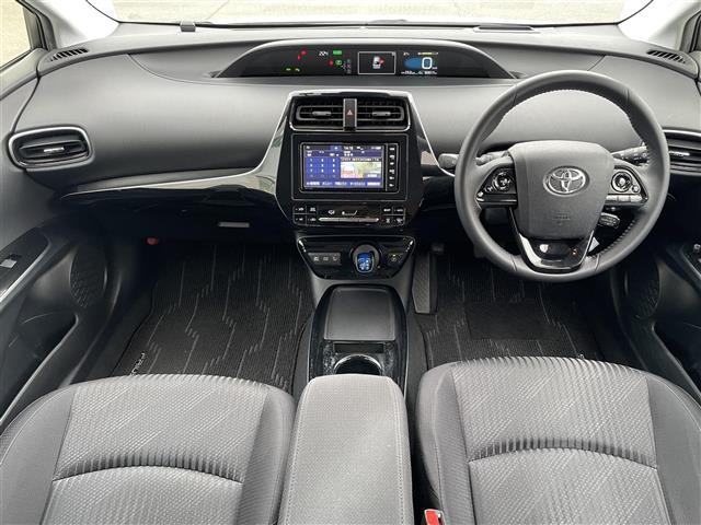 プリウス A 純正ナビ フルセグTV Bluetooth接続 DVD再生 パークアシスト HUD 追従クルコン プッシュスタート スマートキー スペアキー D席パワーシート LEDオートライト オートハイビーム(2枚目)