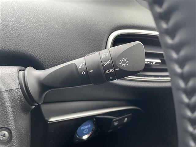 プリウス A 純正ナビ フルセグTV Bluetooth接続 DVD再生 パークアシスト HUD 追従クルコン プッシュスタート スマートキー スペアキー D席パワーシート LEDオートライト オートハイビーム(8枚目)