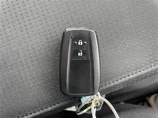 プリウス A 純正ナビ フルセグTV Bluetooth接続 DVD再生 パークアシスト HUD 追従クルコン プッシュスタート スマートキー スペアキー D席パワーシート LEDオートライト オートハイビーム(11枚目)