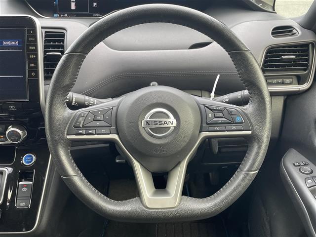 セレナ e-パワー ハイウェイスターV 純正10インチナビ フルセグTV Bluetooth接続 DVD再生 プロパイロット アラウンドビューモニター BSM エマージェンシーブレーキ 両側パワスラ 電動P・オートブレーキホールド LED(4枚目)