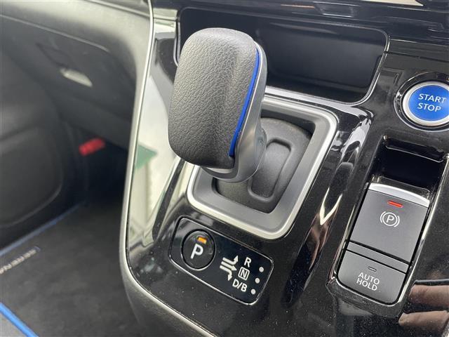 セレナ e-パワー ハイウェイスターV 純正10インチナビ フルセグTV Bluetooth接続 DVD再生 プロパイロット アラウンドビューモニター BSM エマージェンシーブレーキ 両側パワスラ 電動P・オートブレーキホールド LED(17枚目)