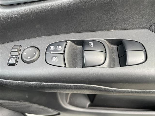 セレナ e-パワー ハイウェイスターV 純正10インチナビ フルセグTV Bluetooth接続 DVD再生 プロパイロット アラウンドビューモニター BSM エマージェンシーブレーキ 両側パワスラ 電動P・オートブレーキホールド LED(21枚目)