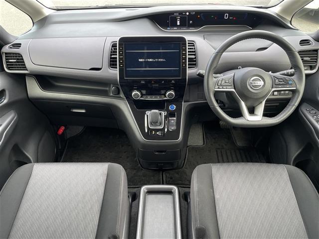 セレナ e-パワー ハイウェイスターV 純正10インチナビ フルセグTV Bluetooth接続 DVD再生 プロパイロット BSM スマートルームミラー パークアシスト エマージェンシーブレーキ アラウンドビューモニター 両側パワスラ(2枚目)