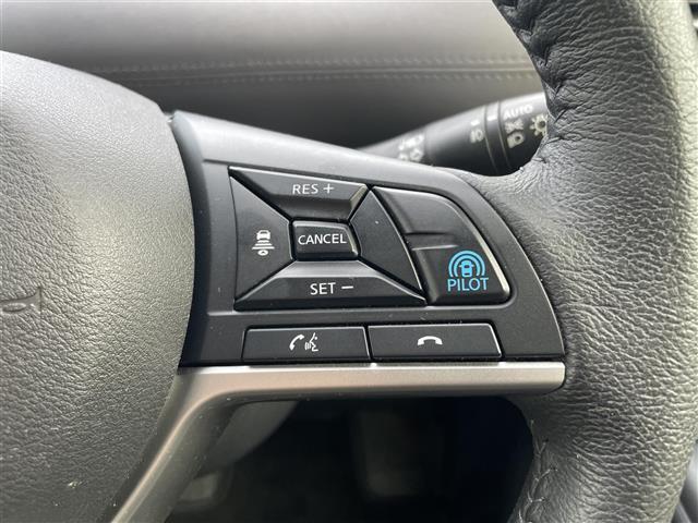 セレナ e-パワー ハイウェイスターV 純正10インチナビ フルセグTV Bluetooth接続 DVD再生 プロパイロット BSM スマートルームミラー パークアシスト エマージェンシーブレーキ アラウンドビューモニター 両側パワスラ(6枚目)