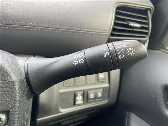 セレナ e-パワー ハイウェイスターV 純正10インチナビ フルセグTV Bluetooth接続 DVD再生 プロパイロット BSM スマートルームミラー パークアシスト エマージェンシーブレーキ アラウンドビューモニター 両側パワスラ(8枚目)