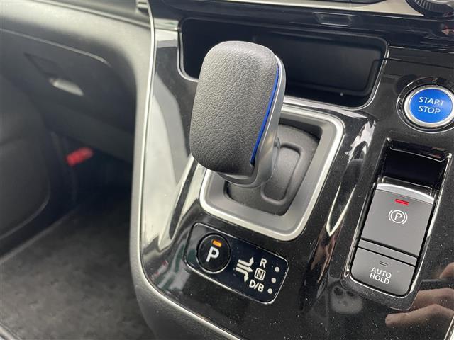 セレナ e-パワー ハイウェイスターV 純正10インチナビ フルセグTV Bluetooth接続 DVD再生 プロパイロット BSM スマートルームミラー パークアシスト エマージェンシーブレーキ アラウンドビューモニター 両側パワスラ(18枚目)