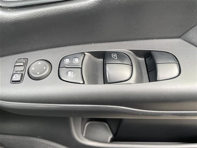 セレナ e-パワー ハイウェイスターV 純正10インチナビ フルセグTV Bluetooth接続 DVD再生 プロパイロット BSM スマートルームミラー パークアシスト エマージェンシーブレーキ アラウンドビューモニター 両側パワスラ(22枚目)