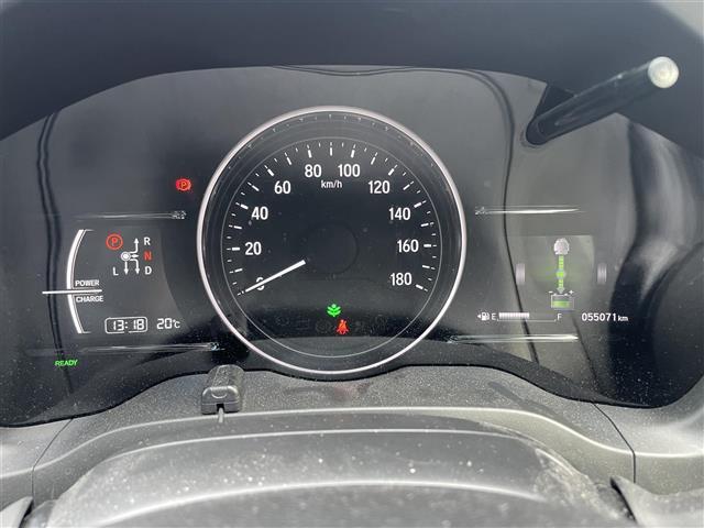 ヴェゼル ハイブリッドＺ・ホンダセンシング　純正ナビ　フルセグＴＶ　Ｂｌｕｅｔｏｏｔｈ接続　ＤＶＤ再生　ＵＳＢ入力端子　ホンダセンシング　Ｂカメラ　プッシュスタート　スマートキー　スペアキー　電動Ｐ・オートブレーキホールド　前席シートＨ（3枚目）