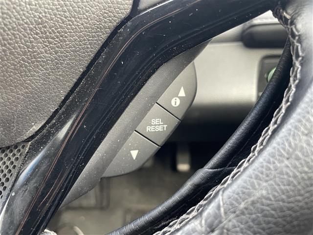 ヴェゼル ハイブリッドＺ・ホンダセンシング　純正ナビ　フルセグＴＶ　Ｂｌｕｅｔｏｏｔｈ接続　ＤＶＤ再生　ＵＳＢ入力端子　ホンダセンシング　Ｂカメラ　プッシュスタート　スマートキー　スペアキー　電動Ｐ・オートブレーキホールド　前席シートＨ（8枚目）
