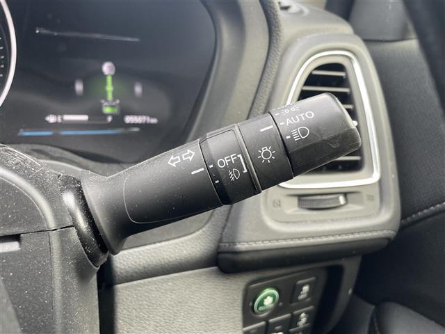 ヴェゼル ハイブリッドＺ・ホンダセンシング　純正ナビ　フルセグＴＶ　Ｂｌｕｅｔｏｏｔｈ接続　ＤＶＤ再生　ＵＳＢ入力端子　ホンダセンシング　Ｂカメラ　プッシュスタート　スマートキー　スペアキー　電動Ｐ・オートブレーキホールド　前席シートＨ（10枚目）