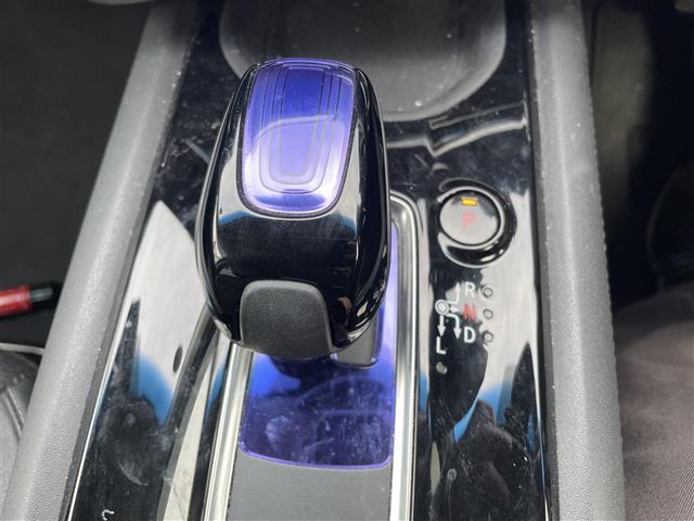 ヴェゼル ハイブリッドＺ・ホンダセンシング　純正ナビ　フルセグＴＶ　Ｂｌｕｅｔｏｏｔｈ接続　ＤＶＤ再生　ＵＳＢ入力端子　ホンダセンシング　Ｂカメラ　プッシュスタート　スマートキー　スペアキー　電動Ｐ・オートブレーキホールド　前席シートＨ（18枚目）