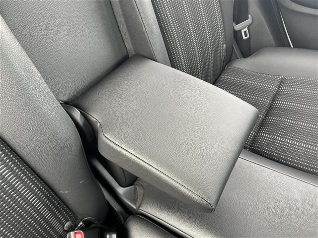 ヴェゼル ハイブリッドＺ・ホンダセンシング　純正ナビ　フルセグＴＶ　Ｂｌｕｅｔｏｏｔｈ接続　ＤＶＤ再生　ＵＳＢ入力端子　ホンダセンシング　Ｂカメラ　プッシュスタート　スマートキー　スペアキー　電動Ｐ・オートブレーキホールド　前席シートＨ（28枚目）