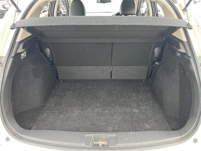 ヴェゼル ハイブリッドＺ・ホンダセンシング　純正ナビ　フルセグＴＶ　Ｂｌｕｅｔｏｏｔｈ接続　ＤＶＤ再生　ＵＳＢ入力端子　ホンダセンシング　Ｂカメラ　プッシュスタート　スマートキー　スペアキー　電動Ｐ・オートブレーキホールド　前席シートＨ（29枚目）
