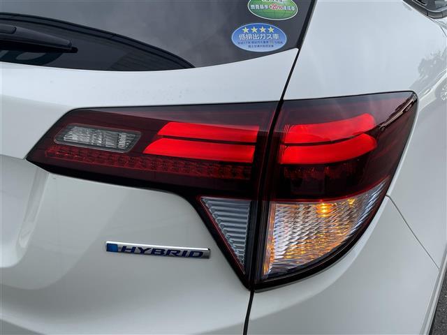 ヴェゼル ハイブリッドＺ・ホンダセンシング　純正ナビ　フルセグＴＶ　Ｂｌｕｅｔｏｏｔｈ接続　ＤＶＤ再生　ＵＳＢ入力端子　ホンダセンシング　Ｂカメラ　プッシュスタート　スマートキー　スペアキー　電動Ｐ・オートブレーキホールド　前席シートＨ（32枚目）