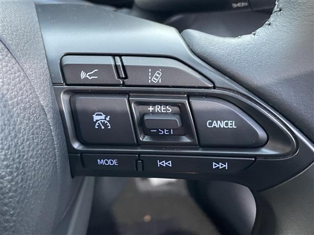 ヤリスクロス ハイブリッドG 純正ディスプレイナビ AppleCarPlay 360度カメラ バックカメラ プリクラッシュ レーダークルコン アドバンストパーク ブラインドスポットモニター コーナーセンサー オートブレーキホールド(5枚目)