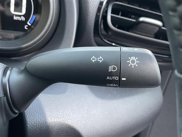 ヤリスクロス ハイブリッドG 純正ディスプレイナビ AppleCarPlay 360度カメラ バックカメラ プリクラッシュ レーダークルコン アドバンストパーク ブラインドスポットモニター コーナーセンサー オートブレーキホールド(7枚目)