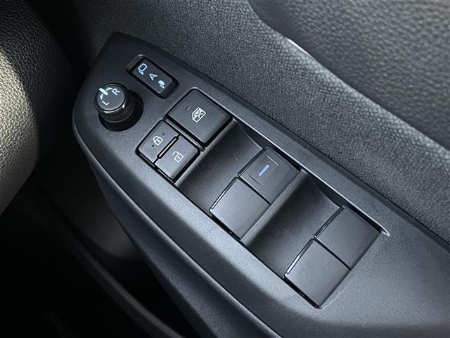 ヤリスクロス ハイブリッドG 純正ディスプレイナビ AppleCarPlay 360度カメラ バックカメラ プリクラッシュ レーダークルコン アドバンストパーク ブラインドスポットモニター コーナーセンサー オートブレーキホールド(22枚目)