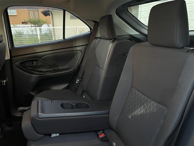 ヤリスクロス ハイブリッドG 純正ディスプレイナビ AppleCarPlay 360度カメラ バックカメラ プリクラッシュ レーダークルコン アドバンストパーク ブラインドスポットモニター コーナーセンサー オートブレーキホールド(27枚目)