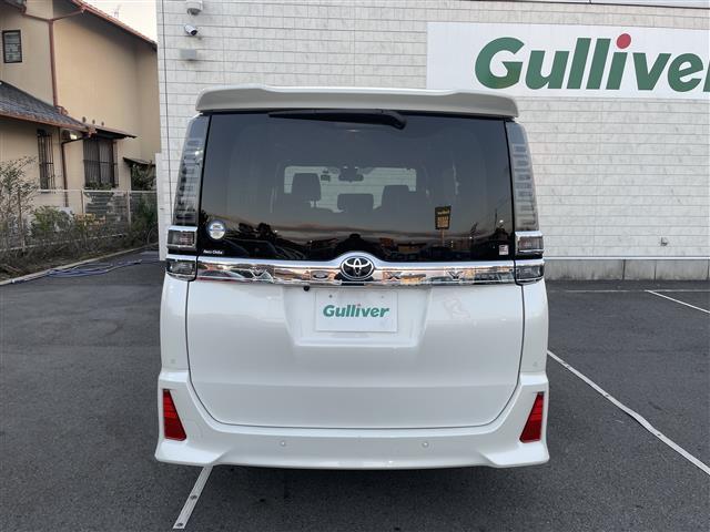 ヴォクシー ＺＳ　煌ＩＩＩ　純正９インチナビＴＶ・ＢＴ・トヨタセーフティセンス・両側パワスラ・クルコン・ハーフレザー・ＬＥＤオートライト・オートハイビーム・スマートキー（5枚目）