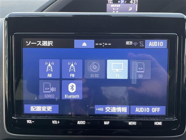 ヴォクシー ＺＳ　煌ＩＩＩ　純正９インチナビＴＶ・ＢＴ・トヨタセーフティセンス・両側パワスラ・クルコン・ハーフレザー・ＬＥＤオートライト・オートハイビーム・スマートキー（11枚目）