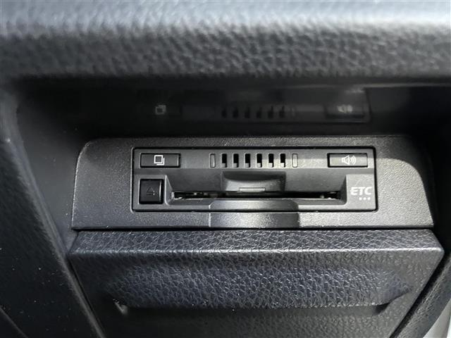 ヴォクシー ＺＳ　煌ＩＩＩ　純正９インチナビＴＶ・ＢＴ・トヨタセーフティセンス・両側パワスラ・クルコン・ハーフレザー・ＬＥＤオートライト・オートハイビーム・スマートキー（14枚目）