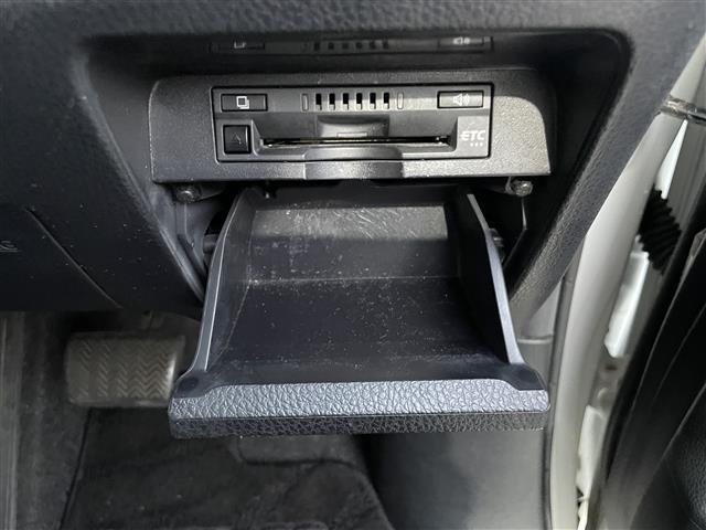 ヴォクシー ＺＳ　煌ＩＩＩ　純正９インチナビＴＶ・ＢＴ・トヨタセーフティセンス・両側パワスラ・クルコン・ハーフレザー・ＬＥＤオートライト・オートハイビーム・スマートキー（15枚目）