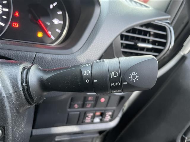 ヴォクシー ＺＳ　煌ＩＩＩ　純正９インチナビＴＶ・ＢＴ・トヨタセーフティセンス・両側パワスラ・クルコン・ハーフレザー・ＬＥＤオートライト・オートハイビーム・スマートキー（25枚目）